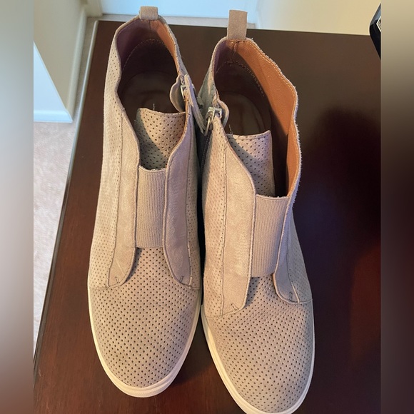 Paolo Shoes - Linea Paola Wedge Sneakers, Size 7